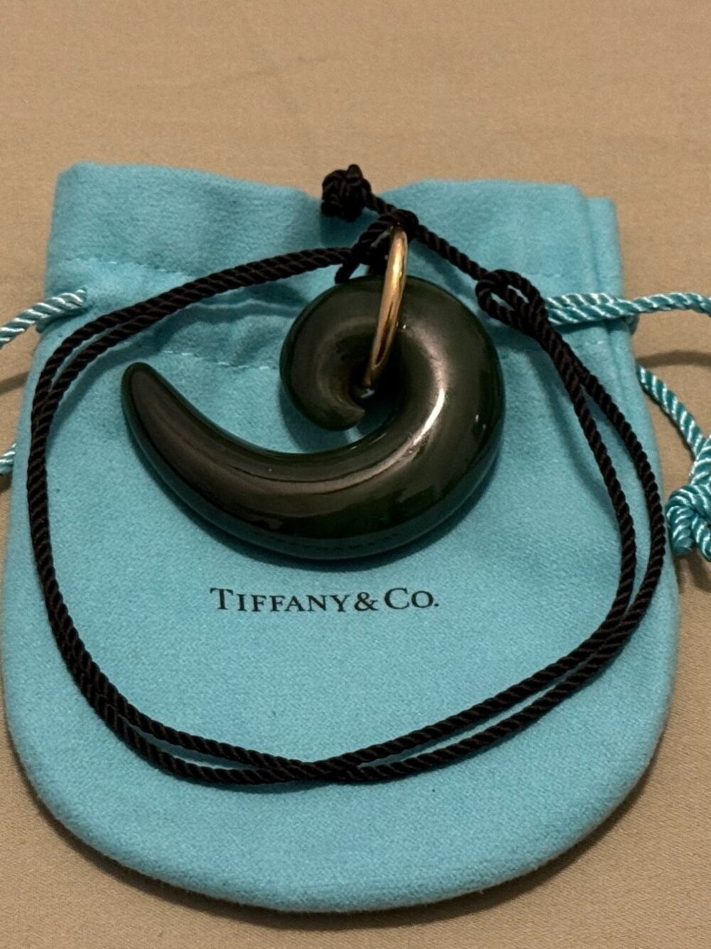X-Rare TIFFANY & CO. Jade 18k Comma Pendant Necklace